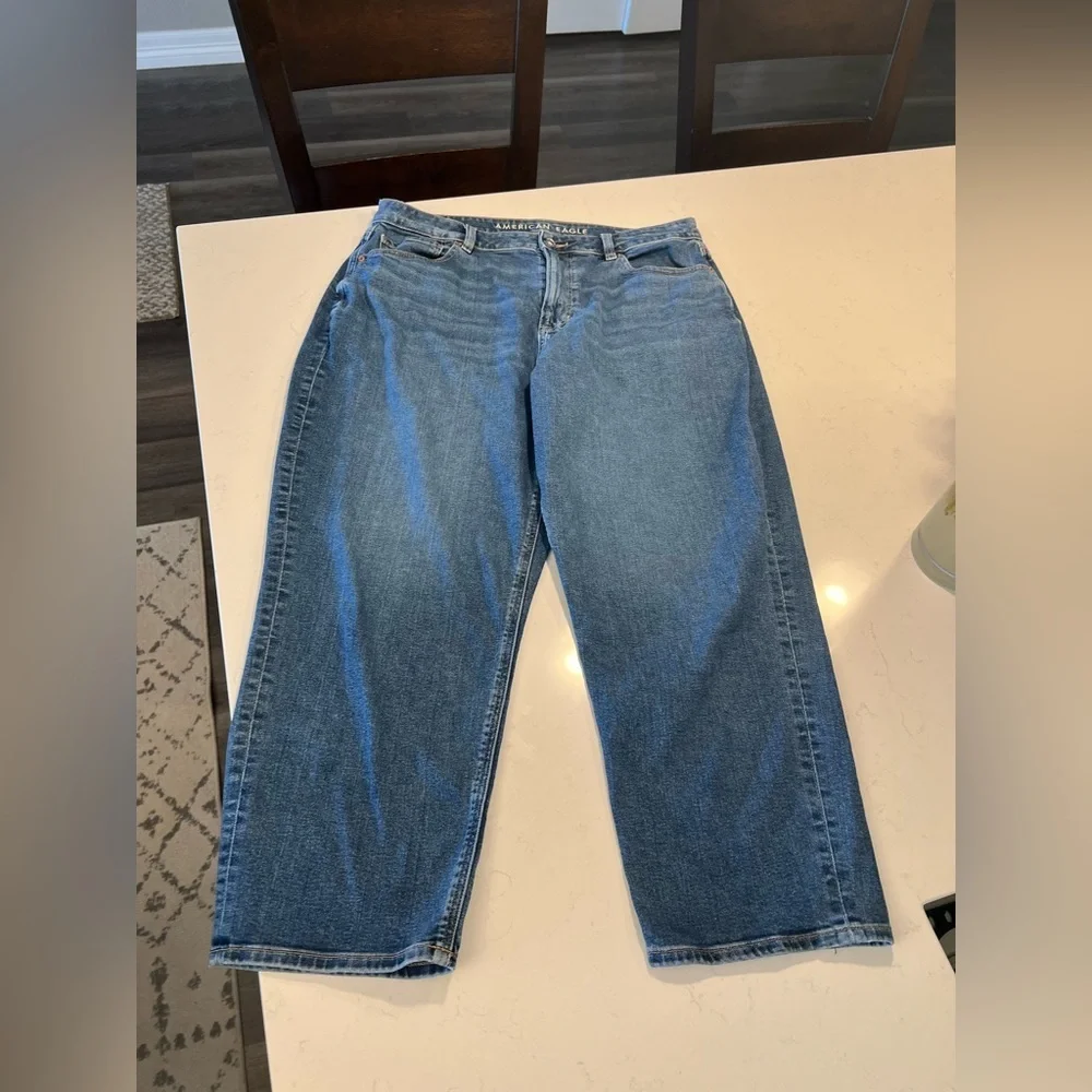 American Eagle Women's Jeans 12 SHORT Mom Jean Medium Wash - Picture 7 of 7